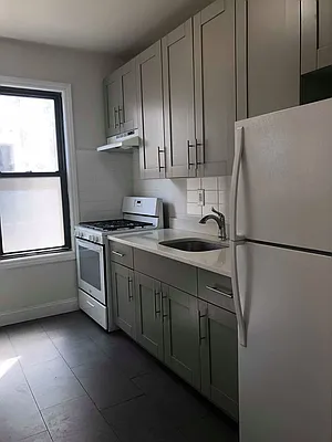 Rented by Leonidas Realty | media 21