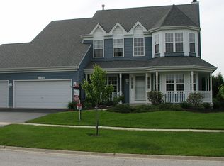 1S236 Revere House Ln, Geneva, IL 60134