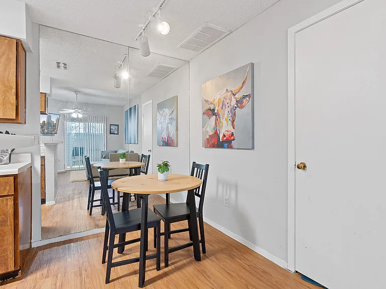 114 E 31st St #115 — Photo 2