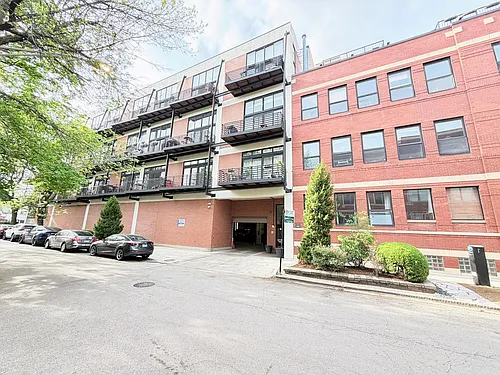 2012 W Saint Paul Ave #409 Photo 1