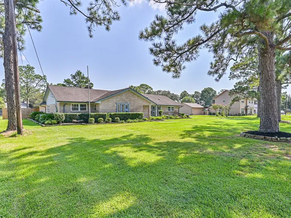 803 Greenbriar Dr, Friendswood, TX 77546