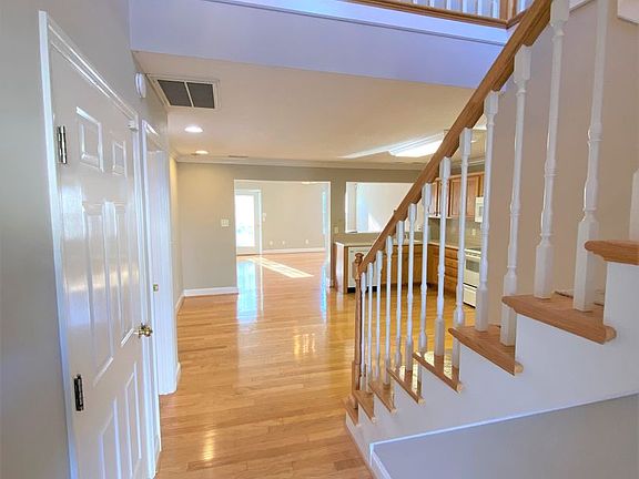 3rd image of 6935 La Christa Way