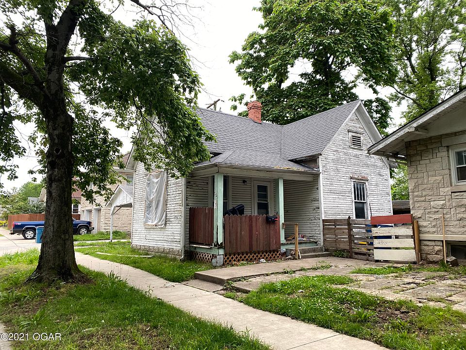 2nd image of 1624 S Sergeant Ave