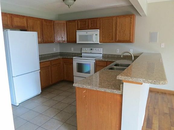 Kitchen with Breakfast Bar