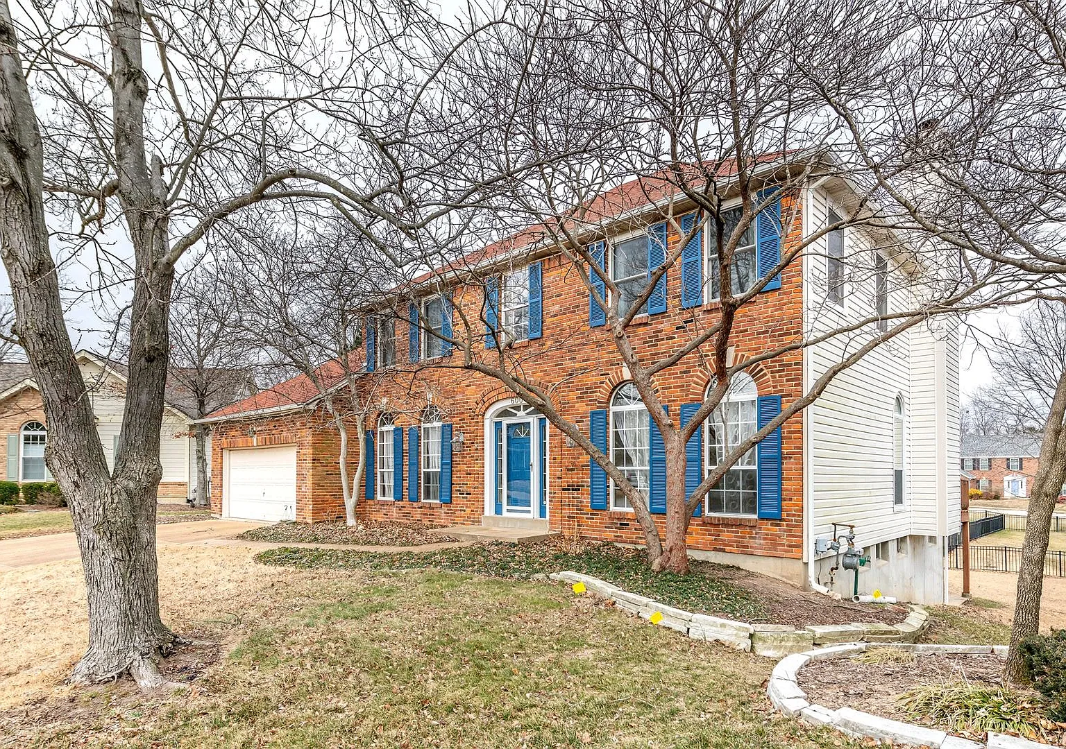 Spacious Parkway South Home with Walk-Out Basement & Large Backyard — Photo 3
