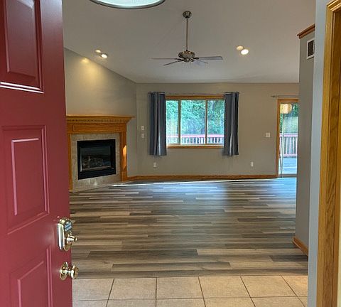 4th image of 10420 52nd St SE #1