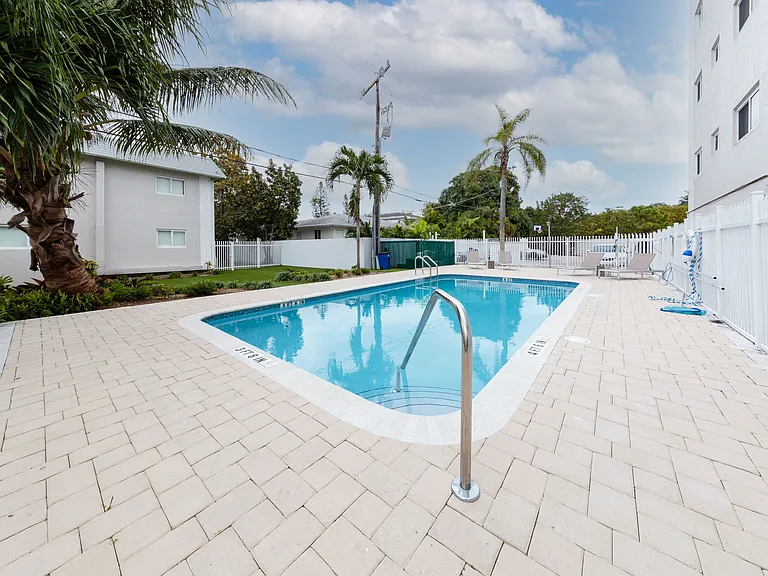 Poolside | Apartment Homes For Rent In Miami | Miami Shores