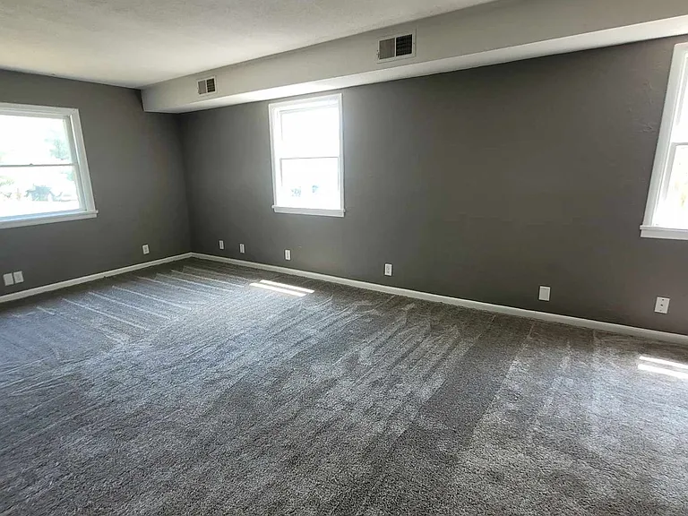 106 Hurd Ave — Photo 3