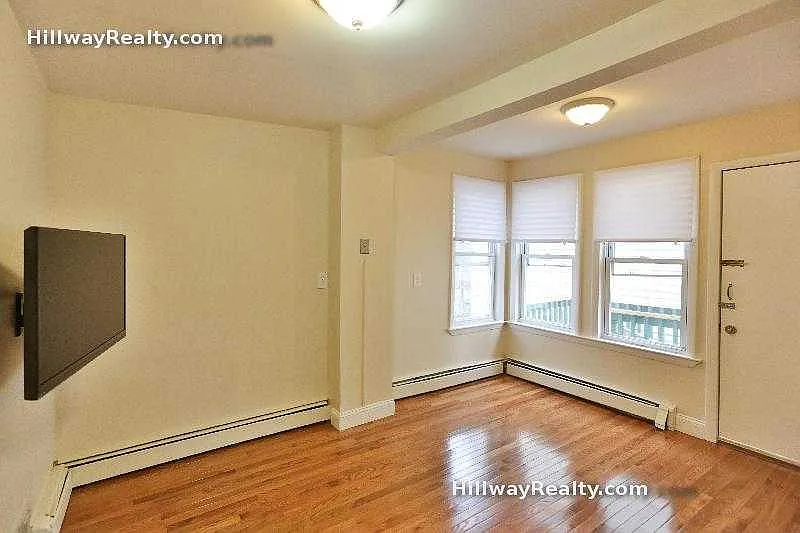 3 bed, $2,550 — Photo 4