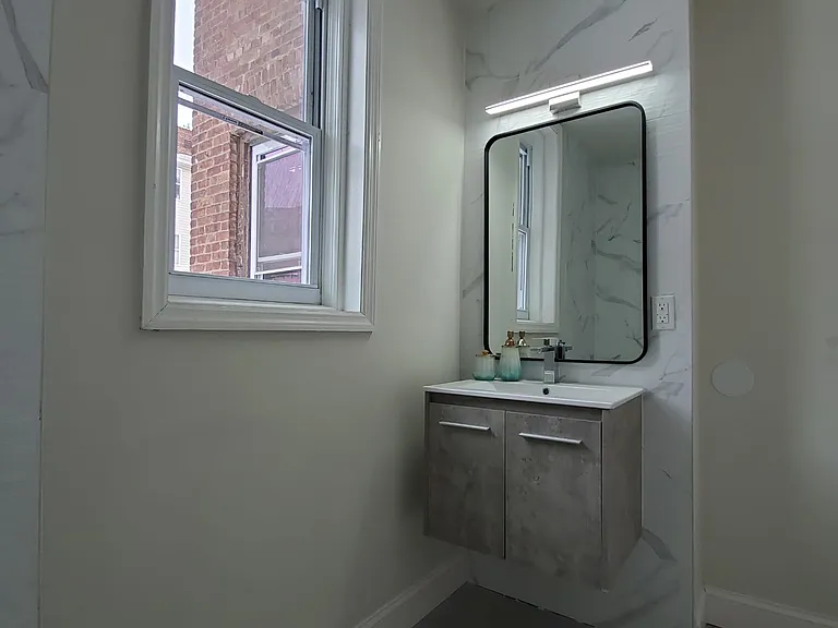 317 William St #B — Photo 11