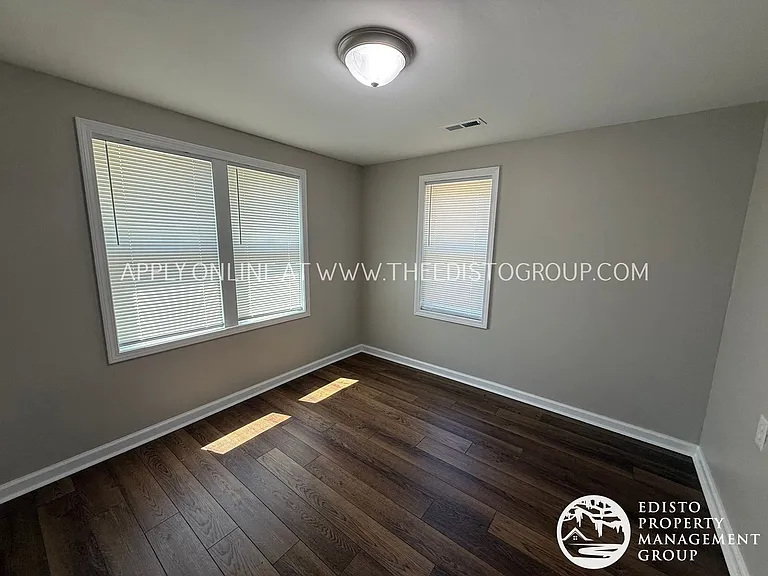 1200 Hudson Rd — Photo 8