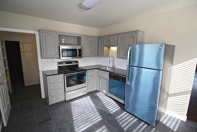 4314-4316 Warwick Blvd — Photo 57