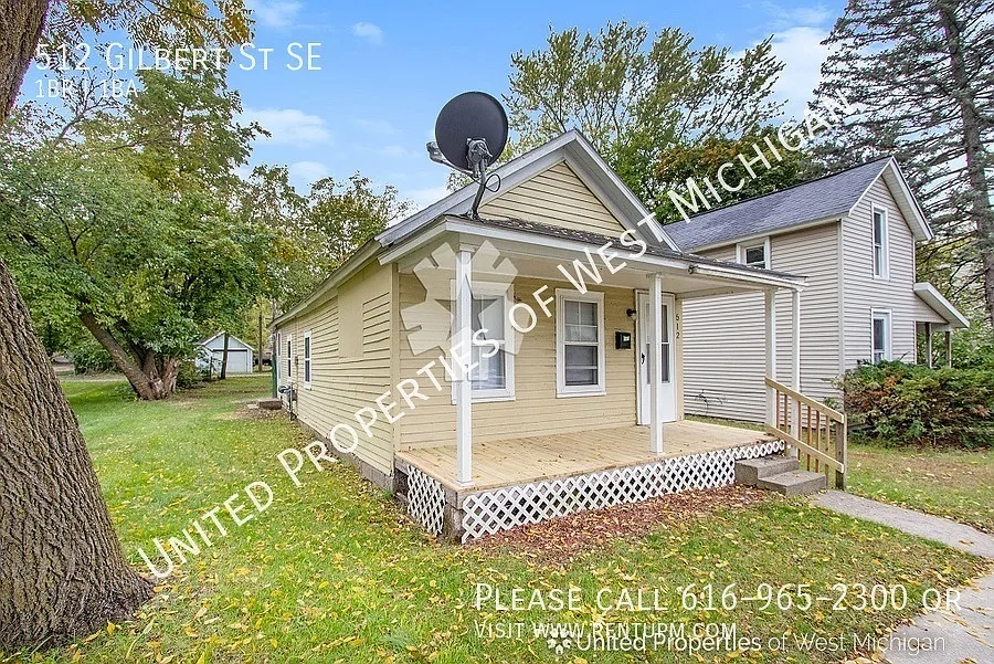 Available Now | Cozy 1 Bedroom Home in the Madison Neighborhood of Grand Rapids | New Flooring | ... — Photo 3