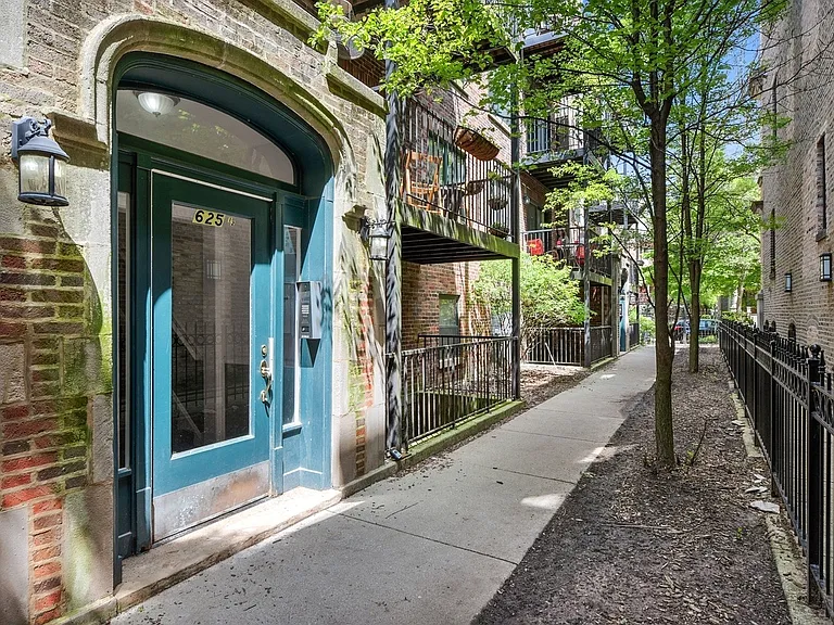 625.5 W Arlington Pl #3N — Photo 2