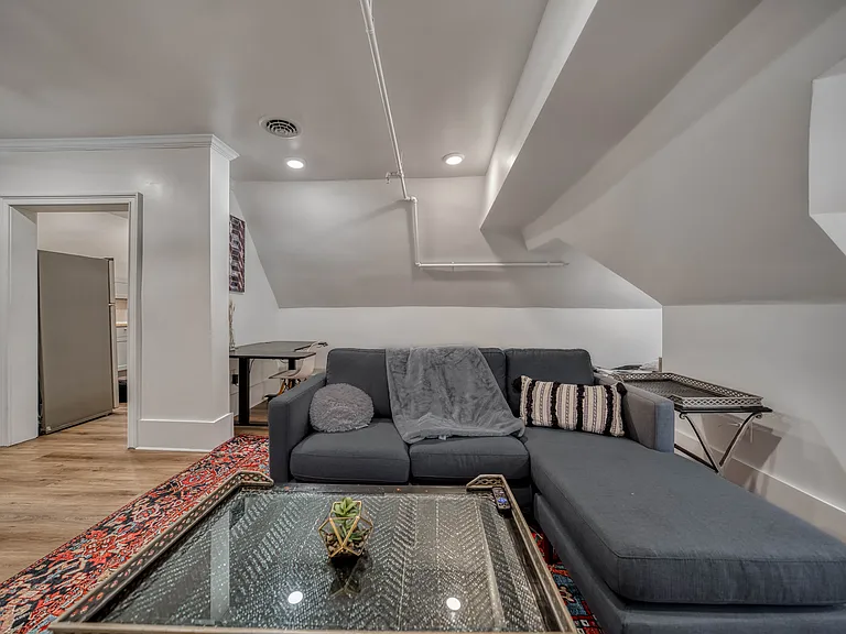 46 Allen St #5 — Photo 18