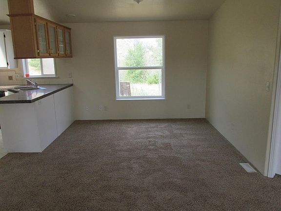 3rd image of 4090 Bluerock Dr NE
