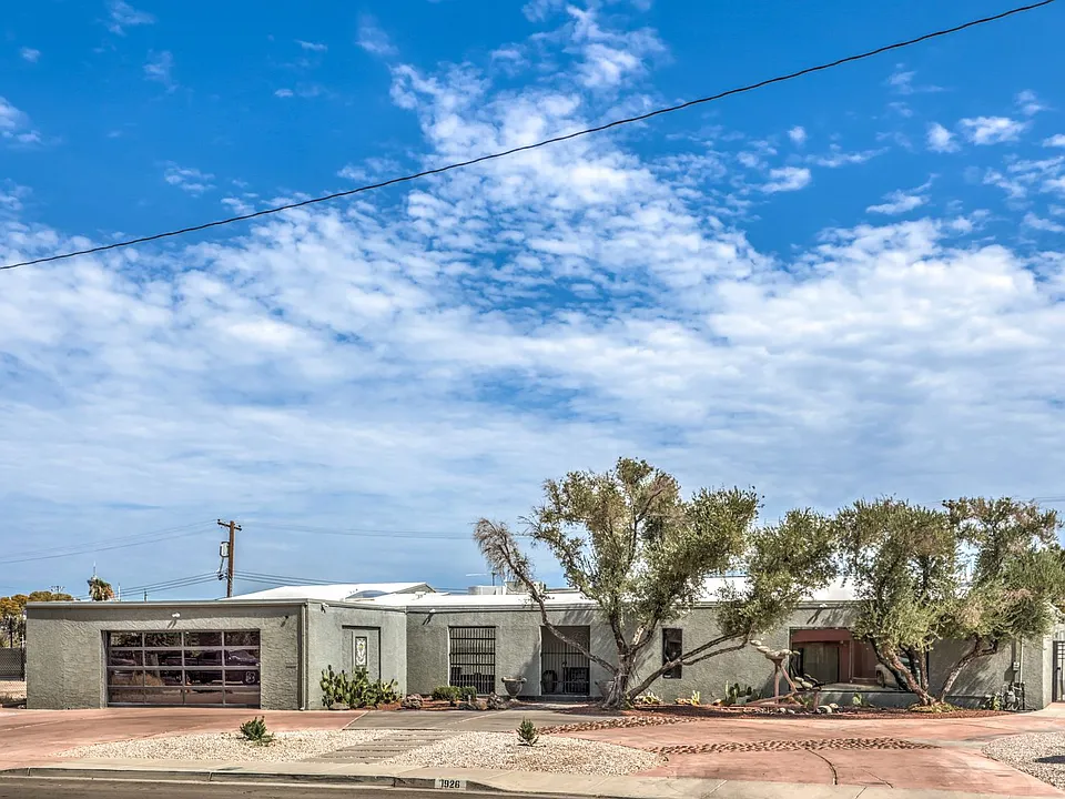 1926 Papago Ln