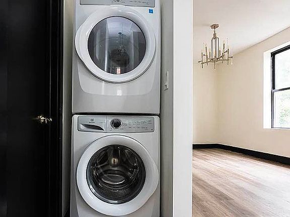 3rd image of 299 Chauncey St #304