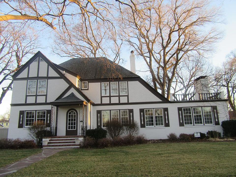 1st image of 2323 W Koenig St