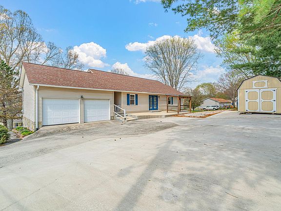 2nd image of 124 Abby Ln