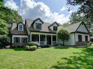 N4406 Whispering Pines Ln, Cambridge, WI 53523