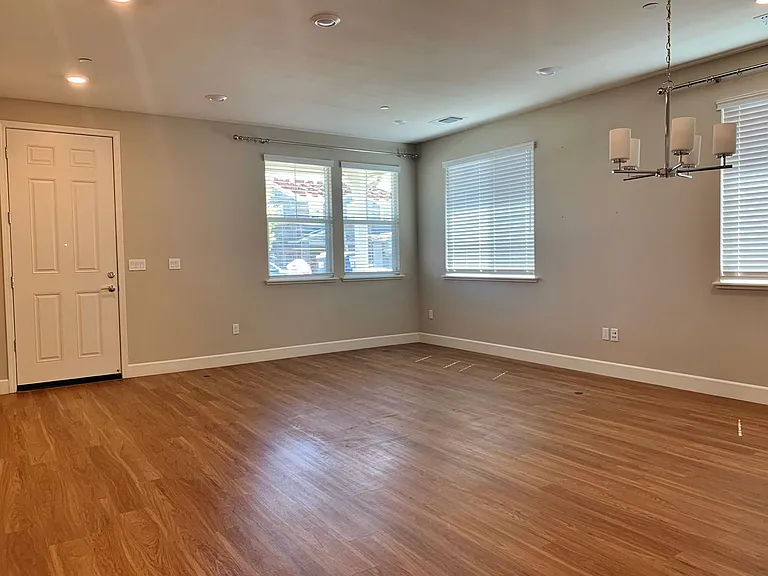 925 Fulton Way — Photo 4