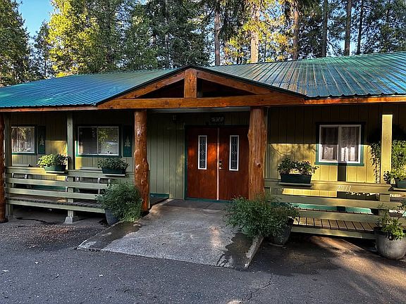 2nd image of 2911 Larkspur Ln