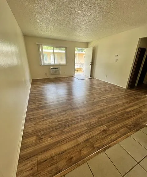 121 S L St #5 — Photo 1