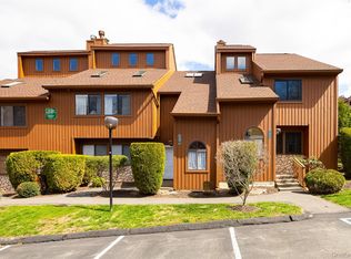 237 Panorama Court, Poughkeepsie, NY 12603