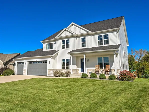 8460 S Nighthawk TRAIL, Oak Creek, WI 53154