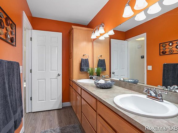 3rd image of 5848 Grand Oaks Dr NE