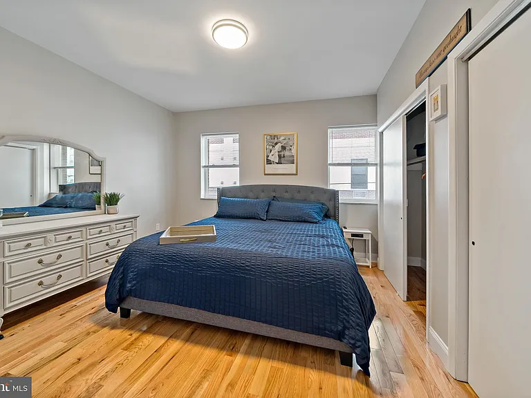 2126 S Iseminger St — Photo 12