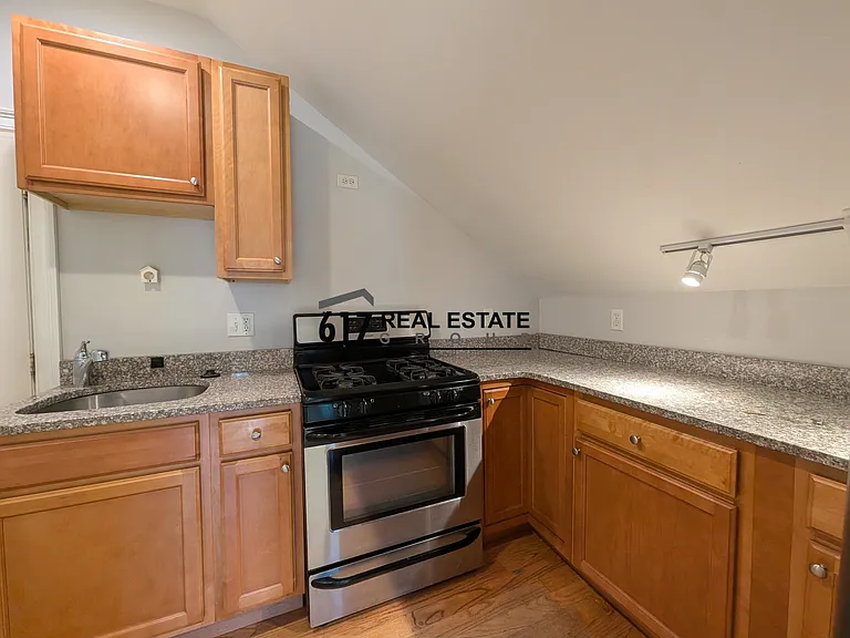 21-3 Chestnut Hill Ave — Photo 1