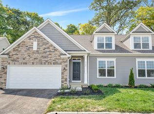 1722 Bookfield Ln, Grove City, OH 43123