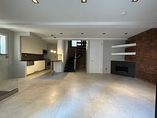 Rented by Highline Residential | media 133