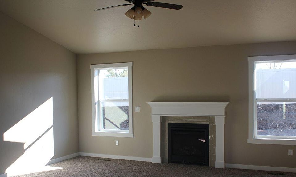 2nd image of 1425 W Cactus St