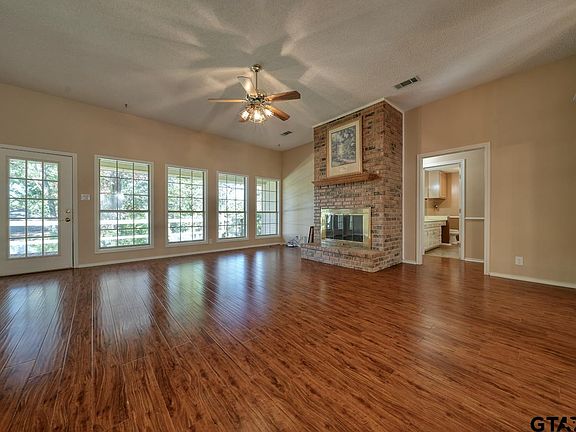 5th image of 532 Woodside Dr