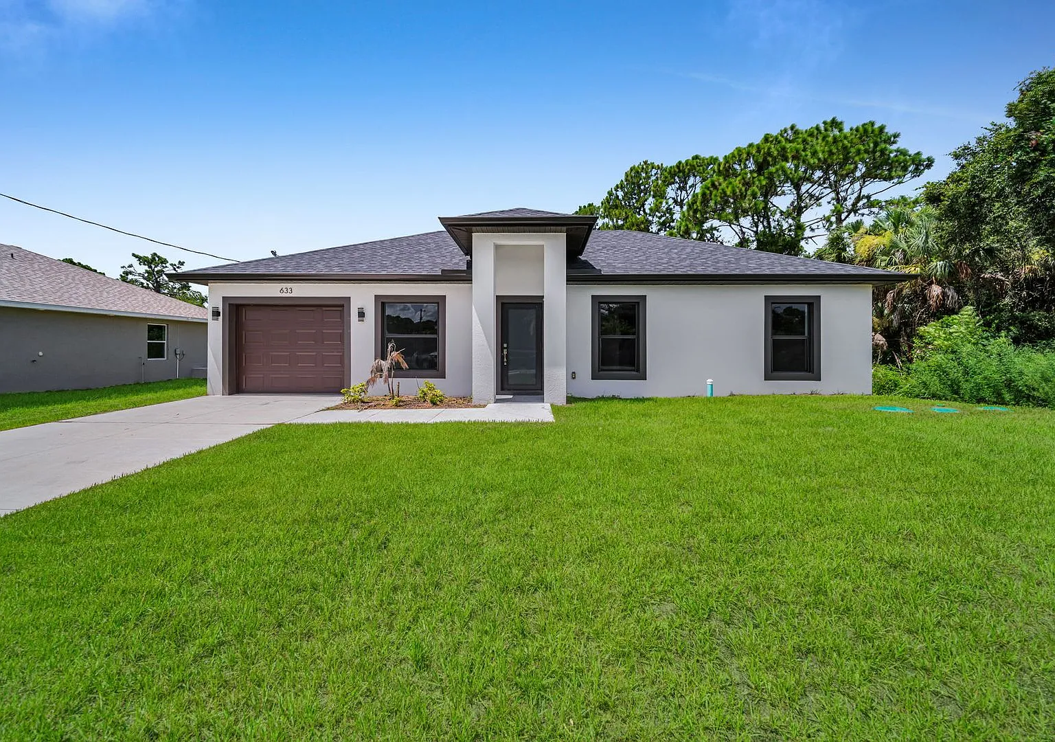Single family for rent in Lehigh Acres zip code 33972. 3bed/2baths.Rapid approval. — Photo 1