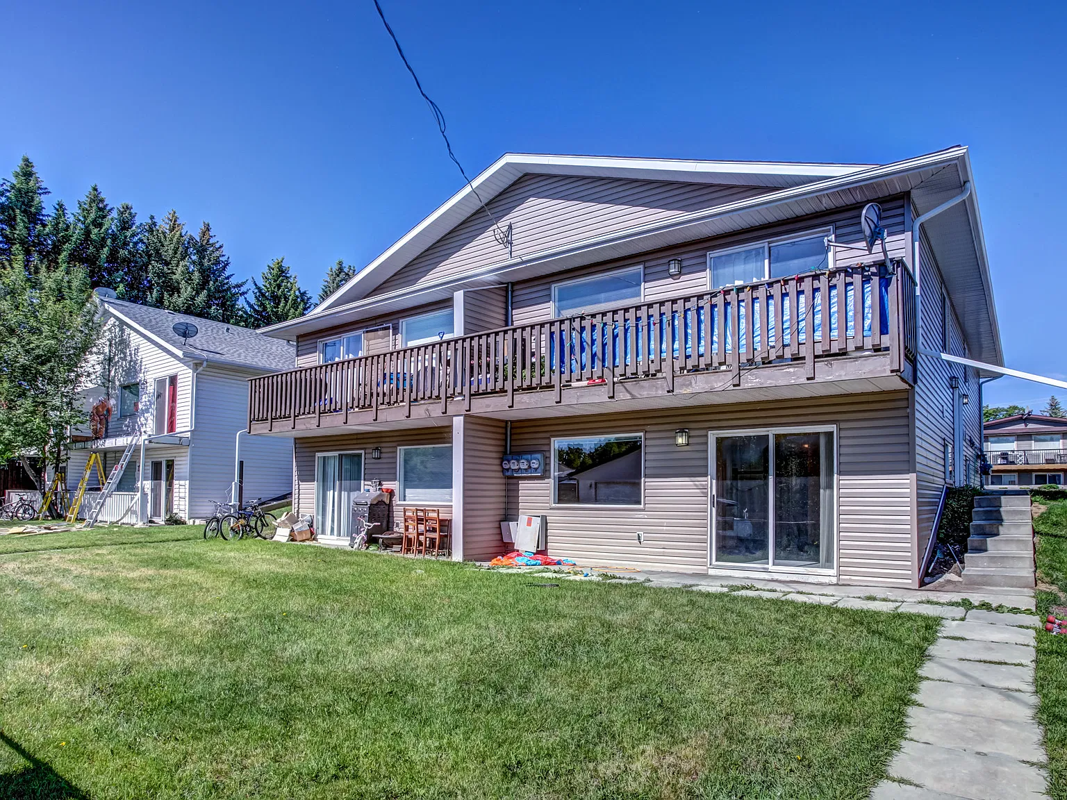 3 Bedroom Walkout Basement Suite w/ Insuite Laundry! | 231 Centre Street Strathmore! — Photo 4