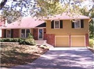 9407 Moody Park Dr, Overland Park, KS 66212