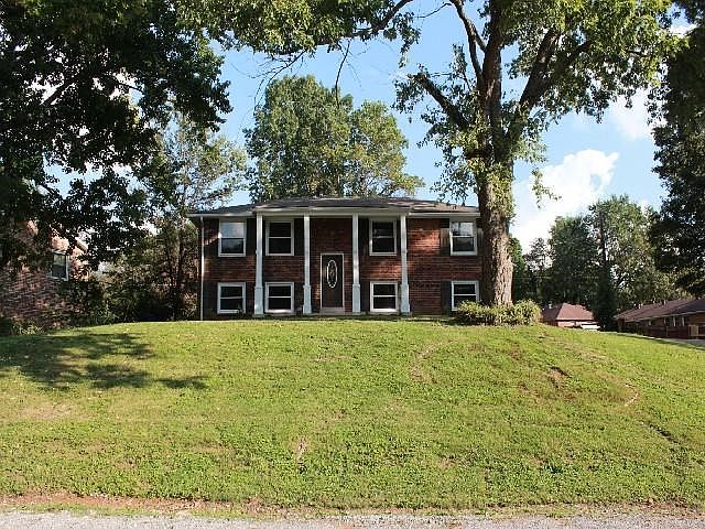 1st image of 304 Robin Hood Dr