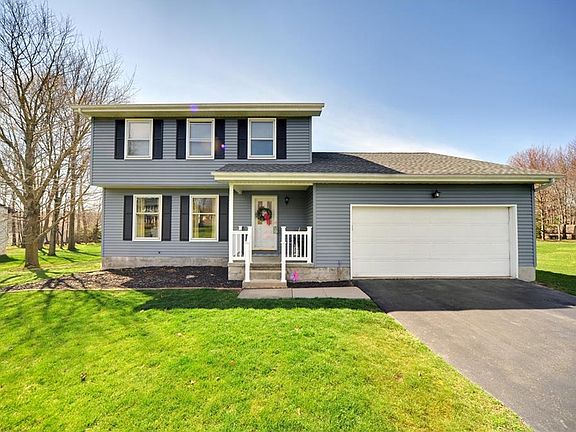 2nd image of 530 W Regency Cir