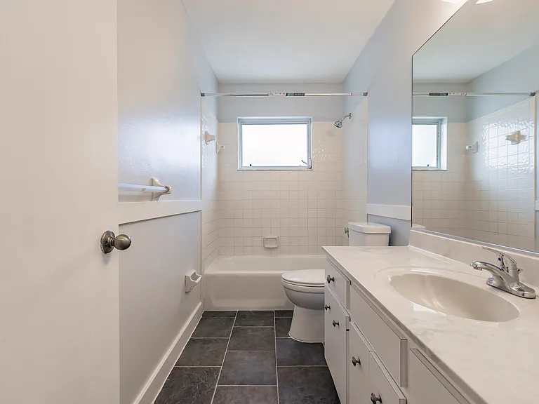 11065 Waterford Ave — Photo 11