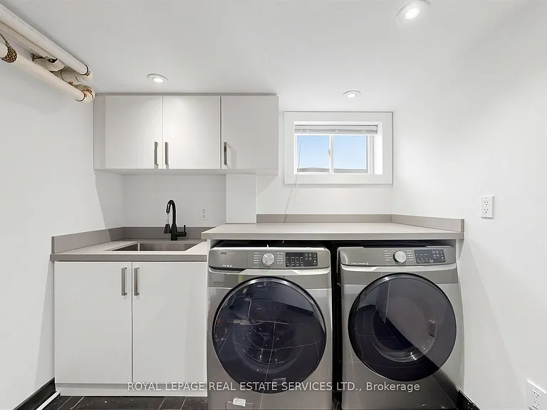 285 Bronte Rd — Photo 36