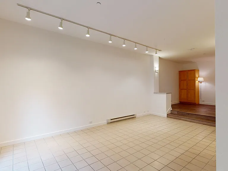 1059 Union St — Photo 20