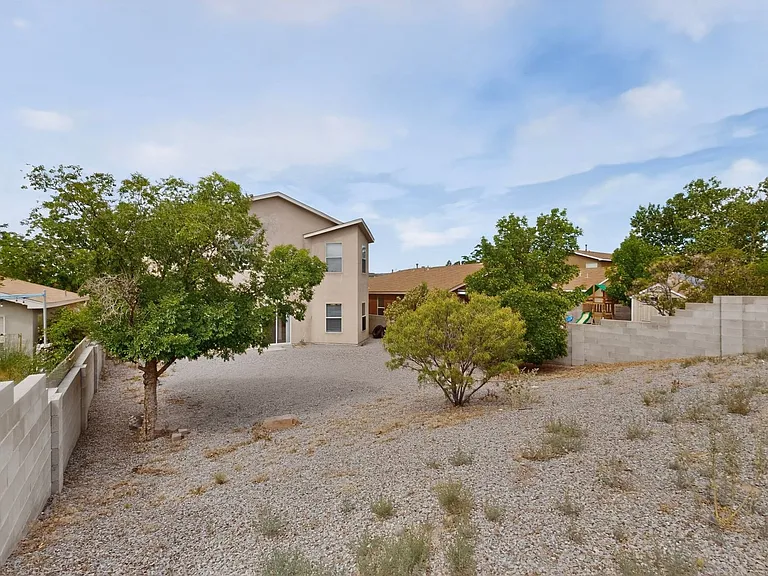 5841 Sandoval Dr NE — Photo 43