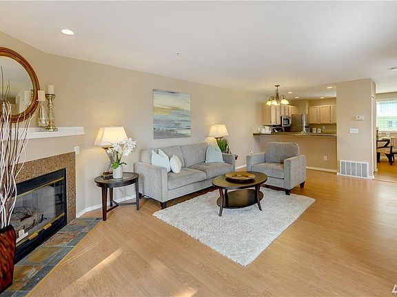 2nd image of 19523 Firlands Way N Unit A7