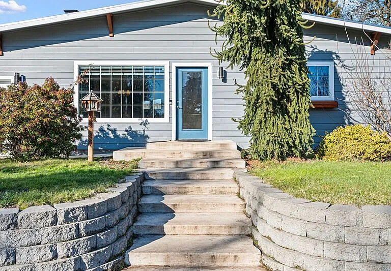 2577 Elysium Ave — Photo 2