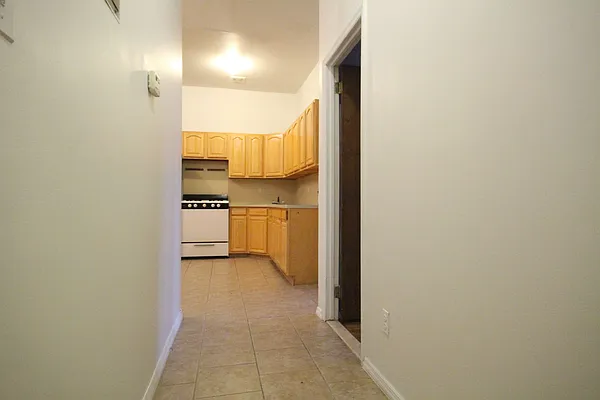 Rented by Rental Solutions Inc | media 14