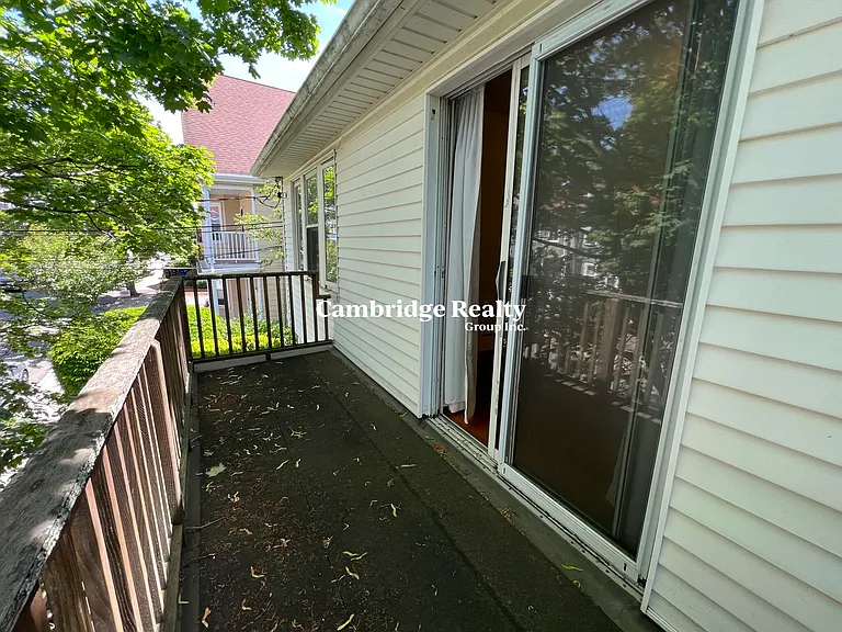 52 Raymond Ave — Photo 23